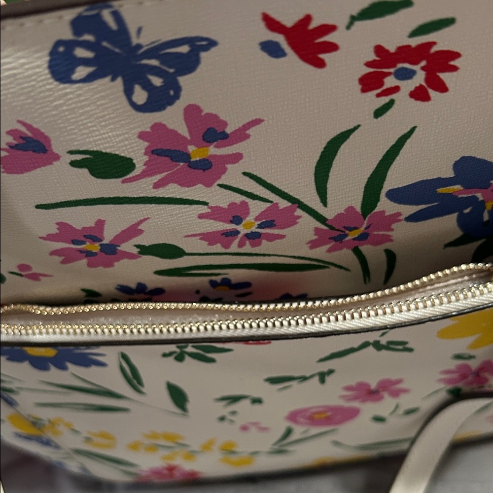 🙌Kate Spade Limited Edition 
( NO Longer in print hard to find ) - Picture 6 of 9